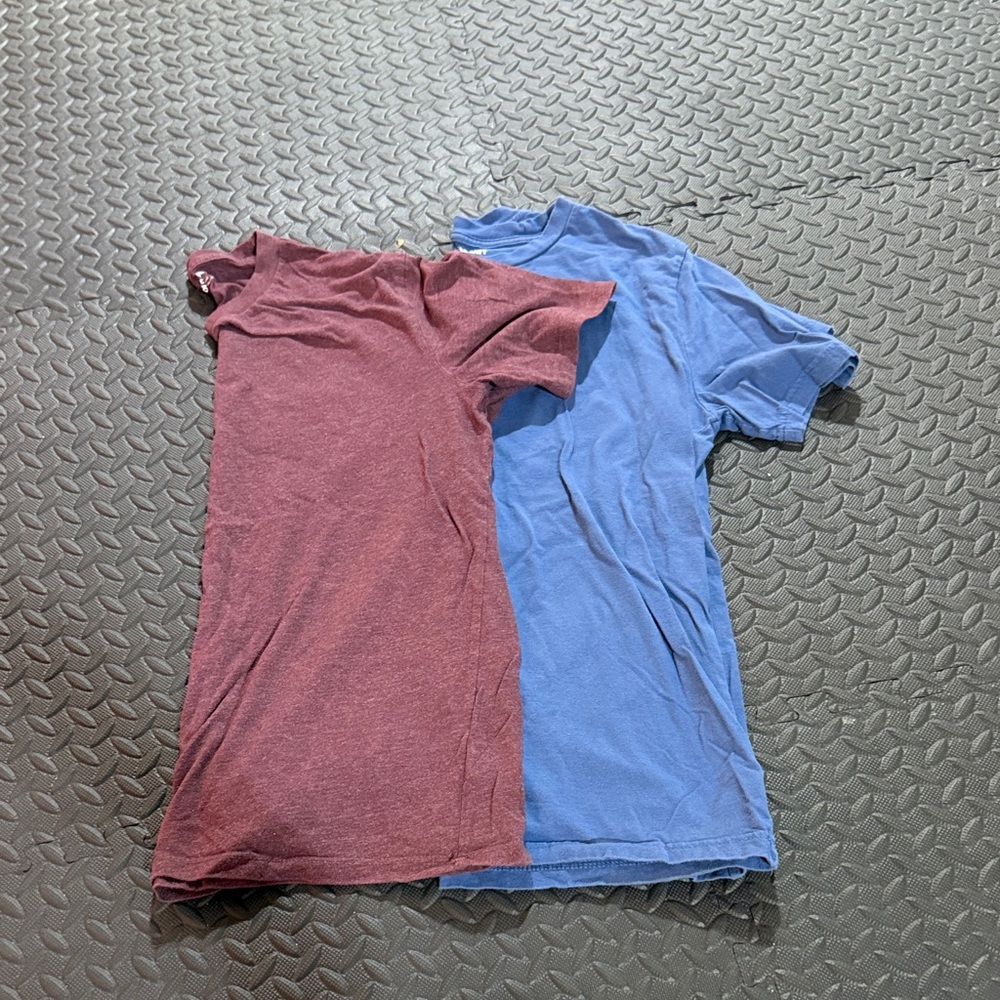 Old Navy Men’s Soft Washed Short Sleeve Tshirt Bundle Blue & Maroon Medium Tall
